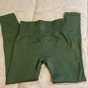 Pink active leggings